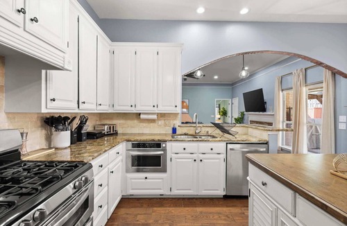 Saginaw House | Best of Saginaw – 4BD/2BA w Pool, Pool Table & BBQ