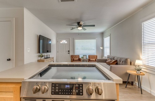 Owasso House | Best Owasso Location-Walk to Downtown-3 Bedroom-Shops and Dining
