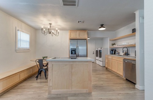 Owasso House | Best Owasso Location-Walk to Downtown-3 Bedroom-Shops and Dining