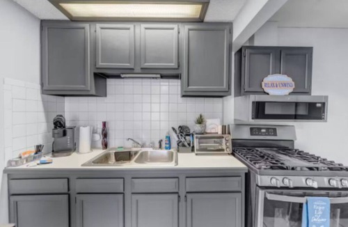 Cheektowaga Apartment | Best Parking AC Laundry BBQ Patio