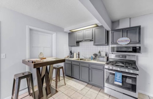 Cheektowaga Apartment | Best Parking AC Laundry BBQ Patio