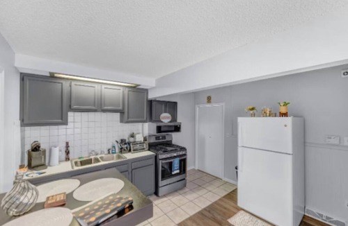 Cheektowaga Apartment | Best Parking AC Laundry BBQ Patio