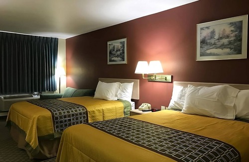 Cabot Resort | Best Pick for a Staycation in Cabot! Comes w/Free Parking & Breakfast, Pool!