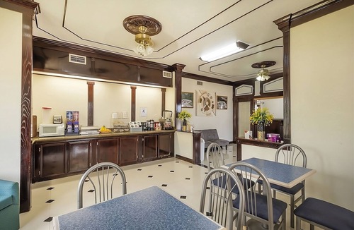 Three Rivers House | Best Place to Stay in Texas! 4 Modern Units, Near Lowe’s Market!