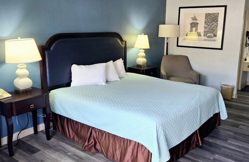 Orange Hotel | Best Price Motel and Suites