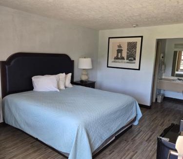 Orange Hotel | Best Price Motel & Suites