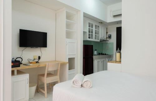 Bumi Serpong Damai Apartment | Best Price Studio at Casa De Parco Apartment By Travelio