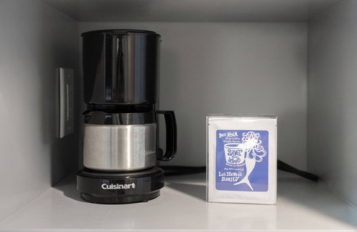 Ala Moana Condo | BEST RATE! ADA Studio Ala Moana Condominium (AH01)