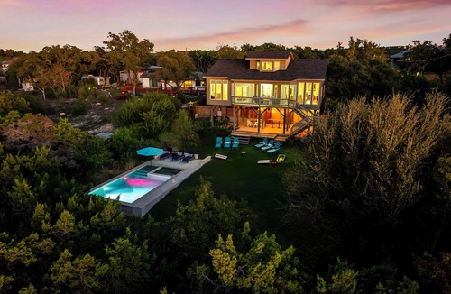 Leander House | Best Sunset in TX ~Luxury Getaway~ Heated Jacuzzi