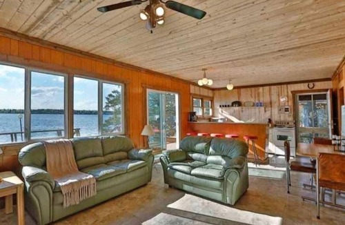 Falcon Beach Cabin | Best sunsets in Manitoba! Lakefront South shore Falcon Lake