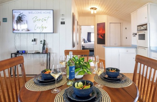 Abilene House | Best Sunsets on the Lake! 2-Bed 1-Bath | Gameroom!