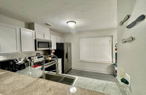 Katy House | Best Value -3 BR Home by Premier Host- Heart of Katy | 40 mins from FIFA Stadium