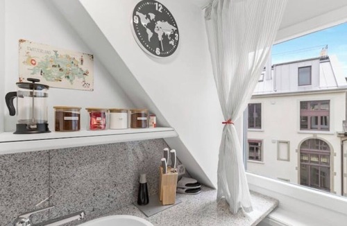 Hottingen Apartment | Best Value | AC | Free Parking | Central Location