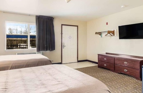 Aberdeen House | Best Value, Quality Stay! Pet-friendly, Free Breakfast, Free Parking!