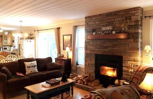 Brigus Junction House | BEST View Wonderland-Cozy Cabin on Pond