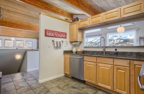 Huron Heights House | BEST views in Breck in this price range! A+ for comfort & cleanliness