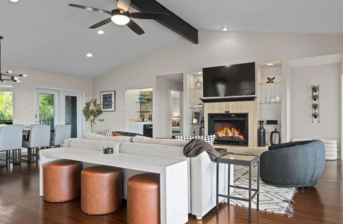 Helotes House | Best Views in Texas w/Sparkling Pool & Hot Tub