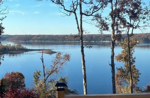 Rogers House | Best Views on Beaver Lake close to Rogers