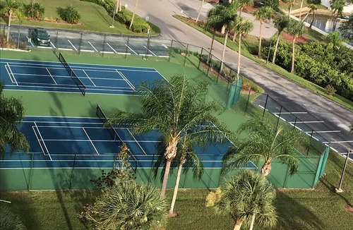 Hudson Condo | Best Views ON the Gulf! Top floor!