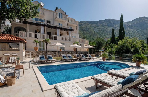 Mlini Villa | Best Villa in Mlini up to 14 people