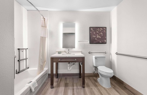 Crowley Hotel | Best Western Acadia Hotel