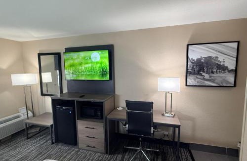 Chillicothe Hotel | Best Western Adena Inn