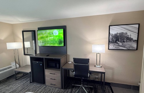 Chillicothe Hotel | Best Western Adena Inn