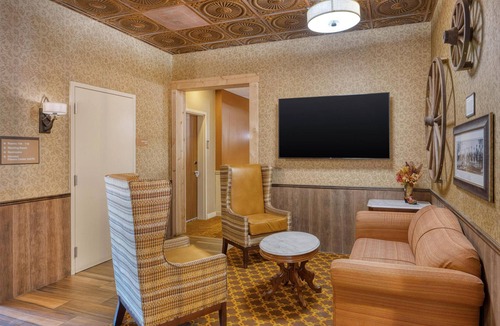 Bandera Hotel | Best Western Bandera Suites & Saloon