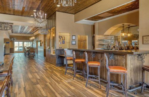 Bandera Hotel | Best Western Bandera Suites & Saloon