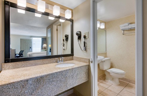 Lakeview Hotel | Best Western Battlefield Inn-Manassas