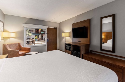 Superior Hotel | Best Western Bridgeview Hotel