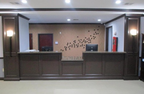 Carthage Hotel | Best Western Carthage Inn & Suites