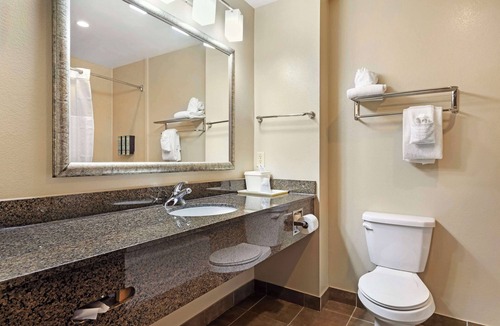 Carthage Hotel | Best Western Carthage Inn & Suites