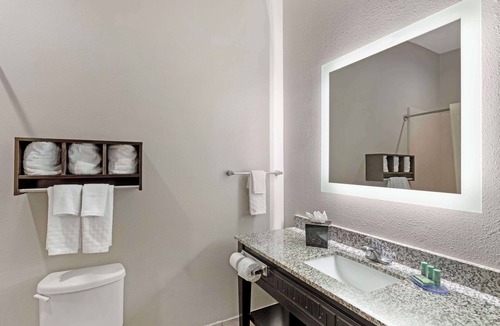 Vinton Hotel | Best Western Casino Inn