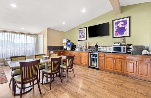 Northport Hotel | Best Western Catalina Inn