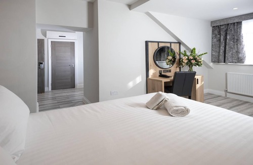 Chiswick Hotel | Best Western Chiswick Palace & Suites