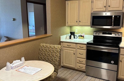 Peru Hotel | Best Western Circus City Inn