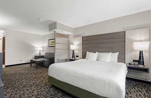 Batavia Hotel | Best Western Crown Inn & Suites