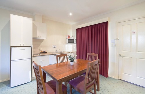 Strathdale Hotel | Best Western Crystal Inn