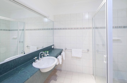 Strathdale Hotel | Best Western Crystal Inn