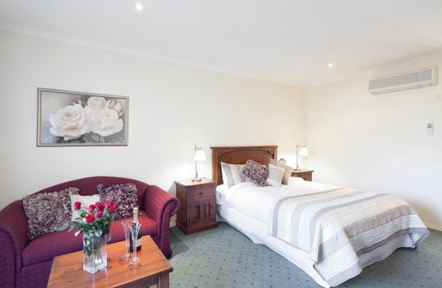 Strathdale Hotel | Best Western Crystal Inn