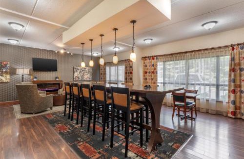 Effingham Hotel | Best Western Delta Inn