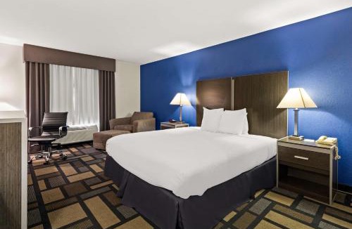 Woodlake - Briar Meadow Hotel | Best Western Galleria Inn & Suites