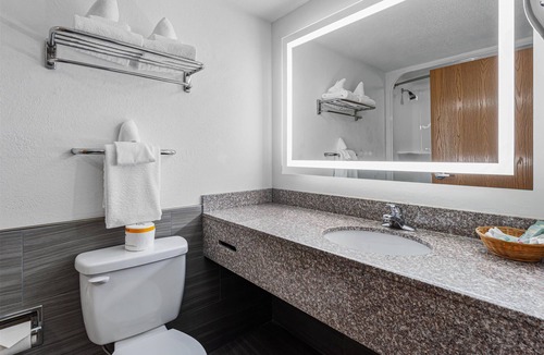 Bentleyville Hotel | Best Western Garden Inn