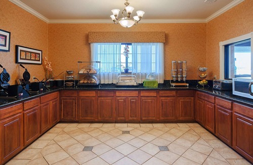 Clay Hotel | Best Western Henrietta Inn & Suites