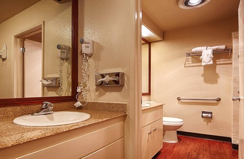 Nut Tree Hotel | Best Western Heritage Inn