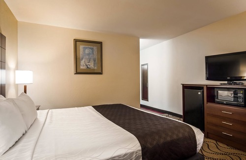 Nut Tree Hotel | Best Western Heritage Inn