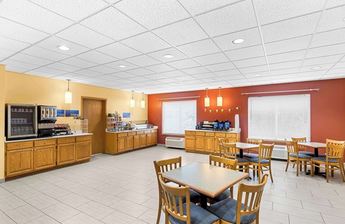 Newton Hotel | Best Western Holiday Manor