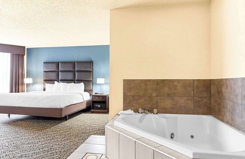 Newton Hotel | Best Western Holiday Manor