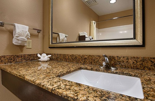 Lake Charles Hotel | Best Western Inn & Suites - Lake Charles